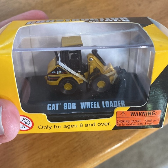 Set of 4 Norscot Scale Models Die-Cast Caterpillar - Picture 3 of 8